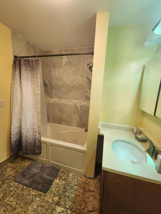 Апартаменты Classy 3 Bed Near Nyc With View! Юнион-Сити Экстерьер фото